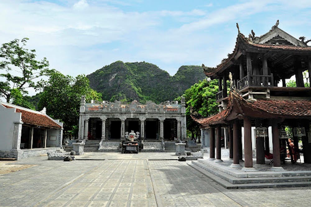 Mapping out daily sightseeing blocks for an unforgettable ninh binh 4 days itinerary.