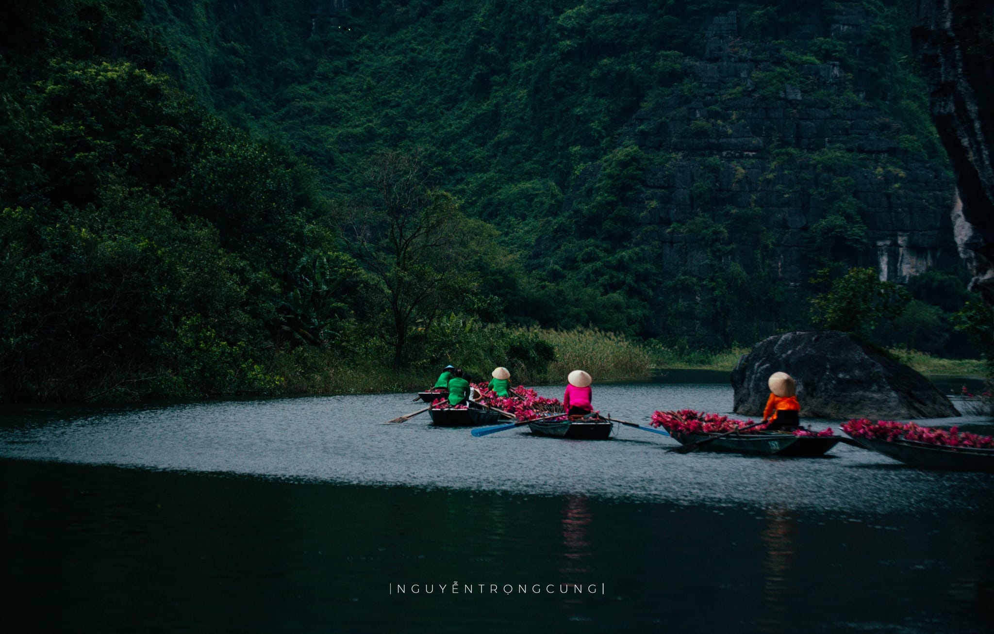 Remnants of the Sao Khe River and ancient city foundations, contributing to the rich history of Hoa Lư.
