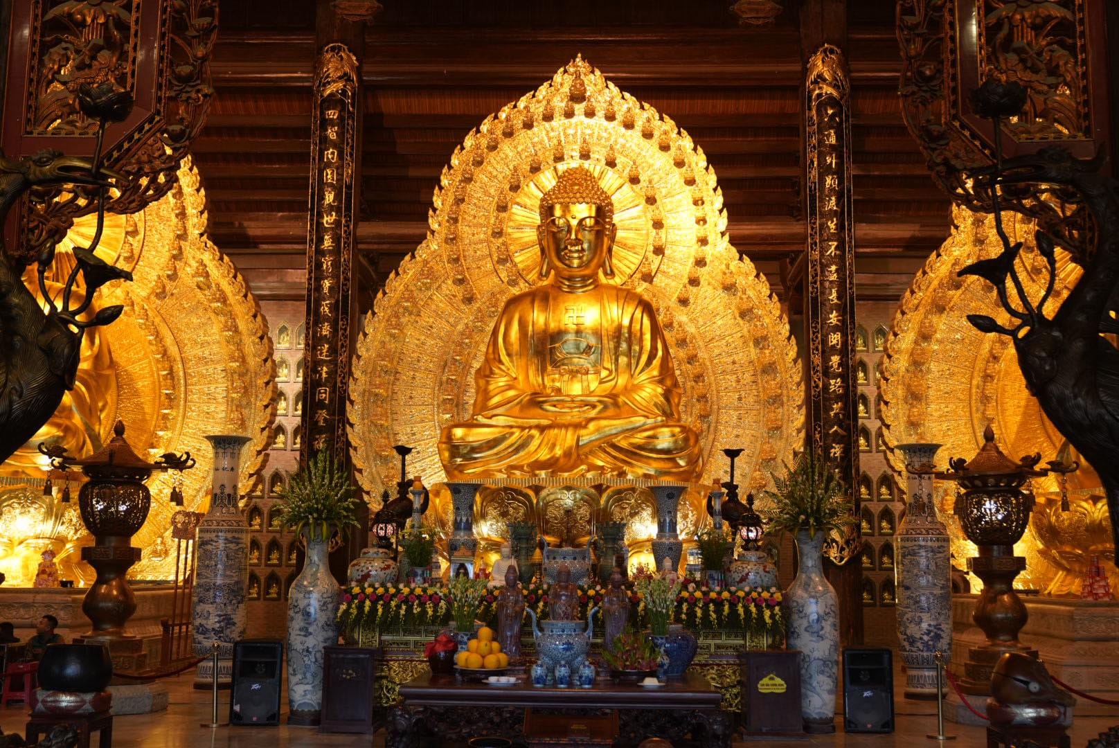 The immense grandeur of the Tam Thế Hall, one of the key structures of the new pagoda area.