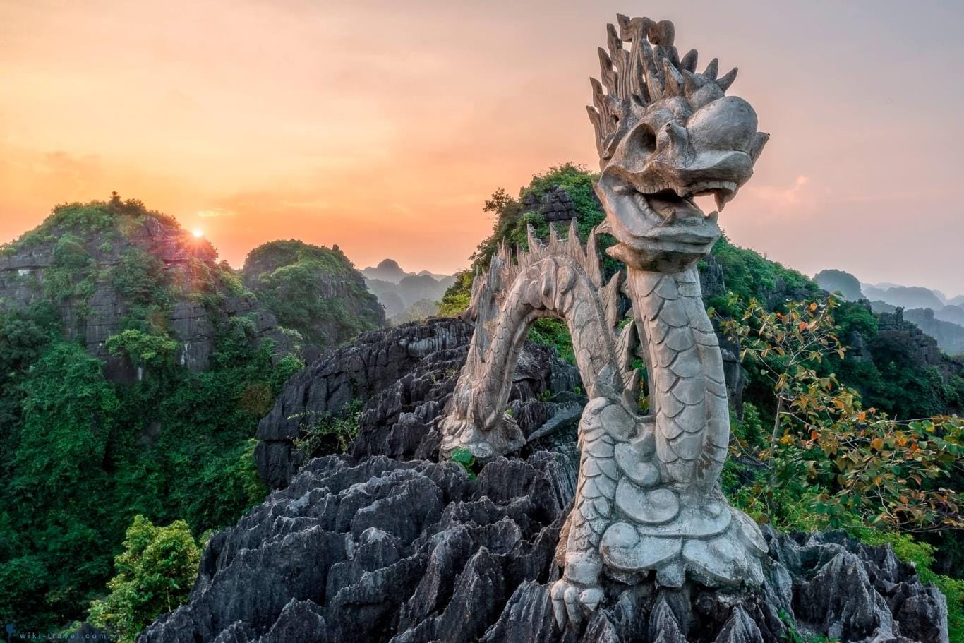 The nearly 500 stone steps leading to the Ngoa Long summit