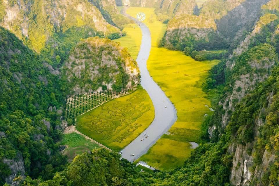 Enjoying the "luxury of silence" amidst the heritage sites and peaceful valleys of Ninh Binh.