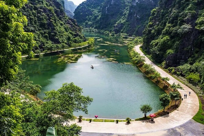 hoa lu ninh binh itinerary