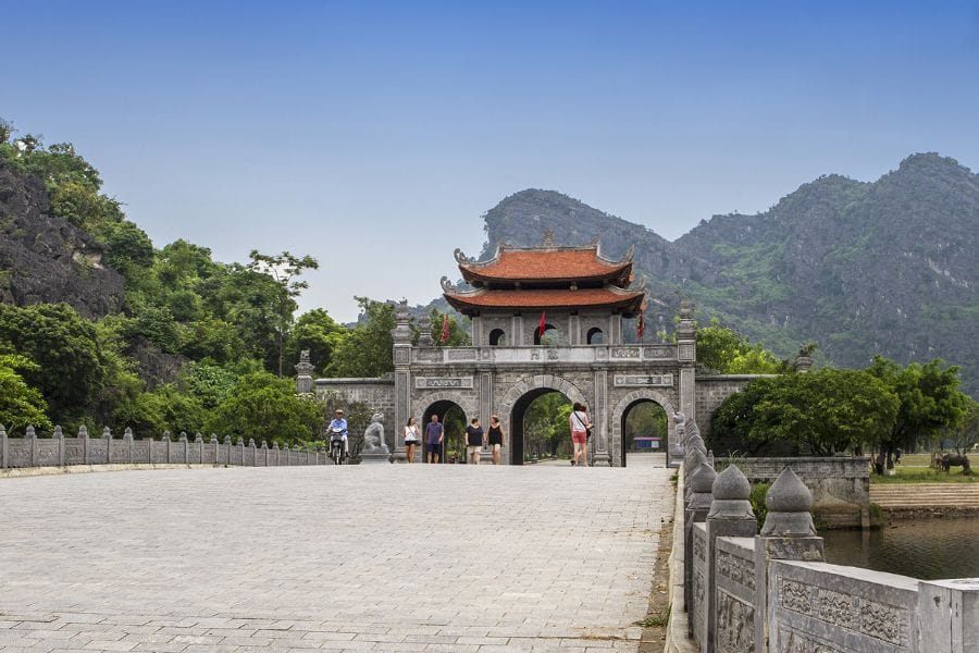 Temple of King Dinh Tien Hoang: Complete Guide to Hoa Lu's Most Sacred Site