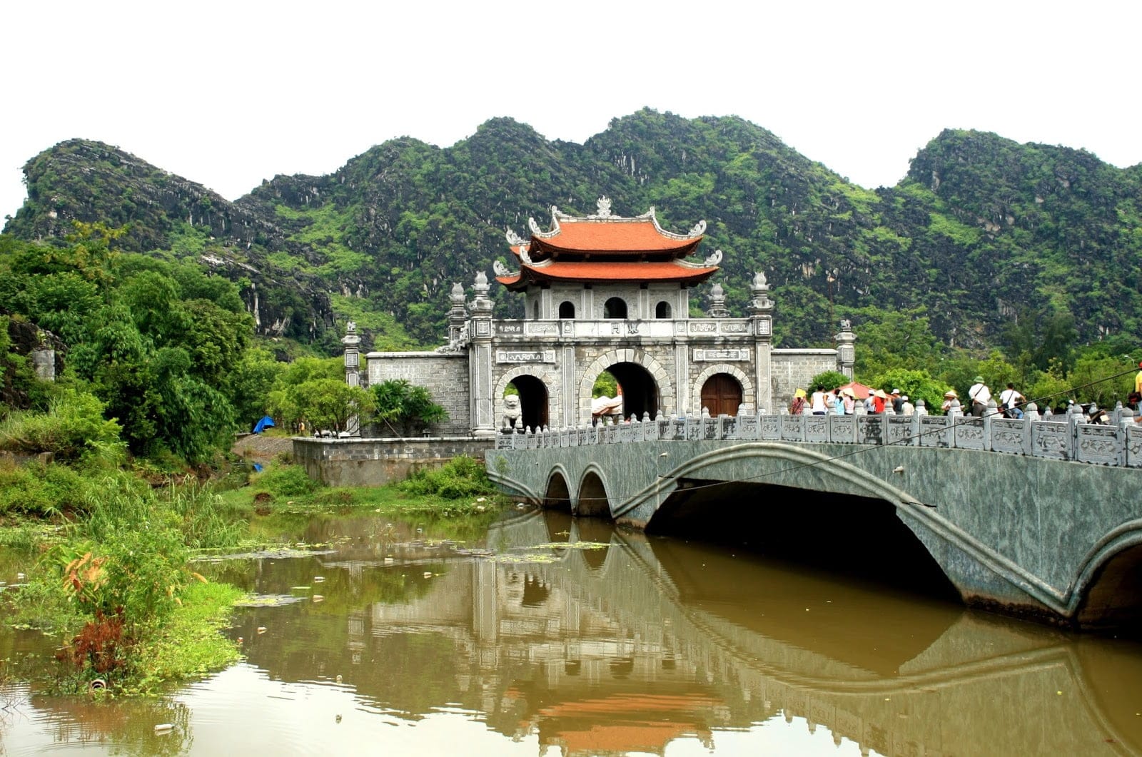 Hoa Lu Ninh Binh Itinerary: 1-Day Guide to the Ancient Capital