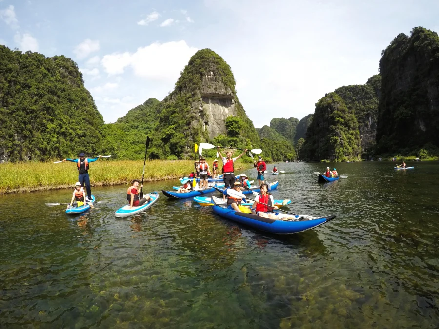 Mapping out daily sightseeing blocks for an unforgettable ninh binh 4 days itinerary.